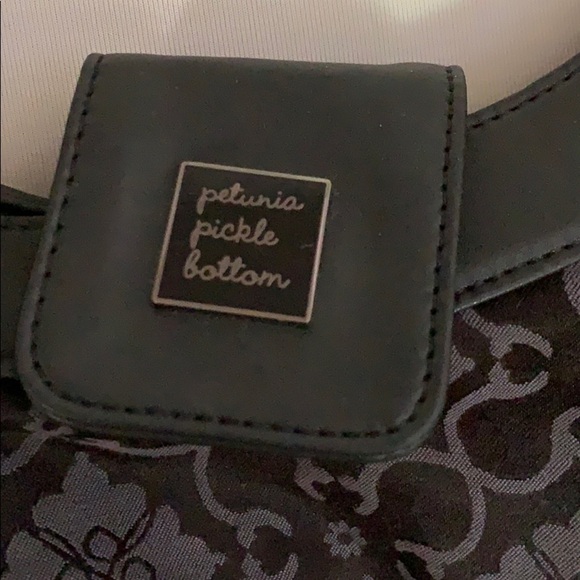 Petunia Pickle Bottom Touring Tote - Picture 2 of 8